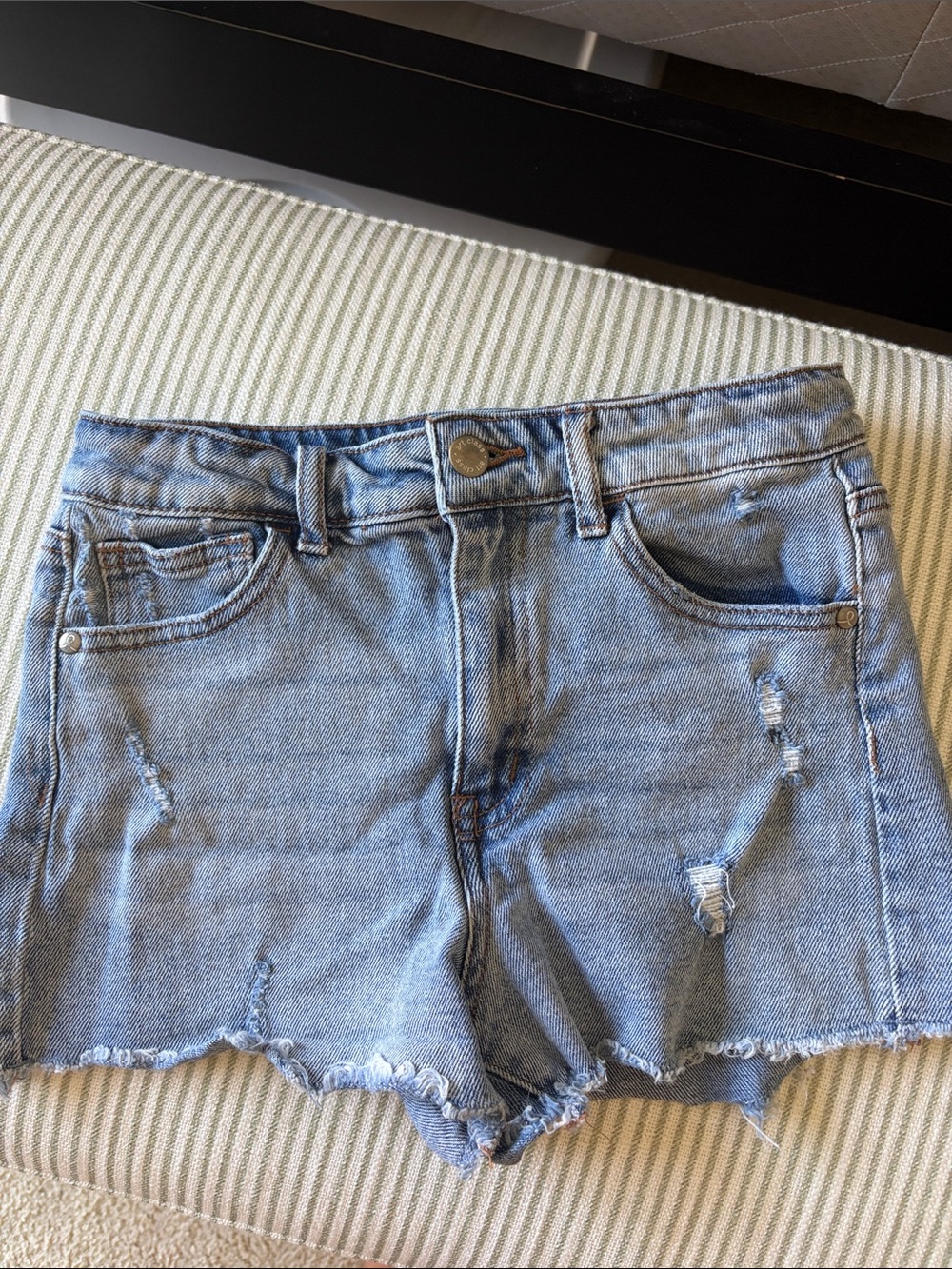 art class light blue distressed denim shorts